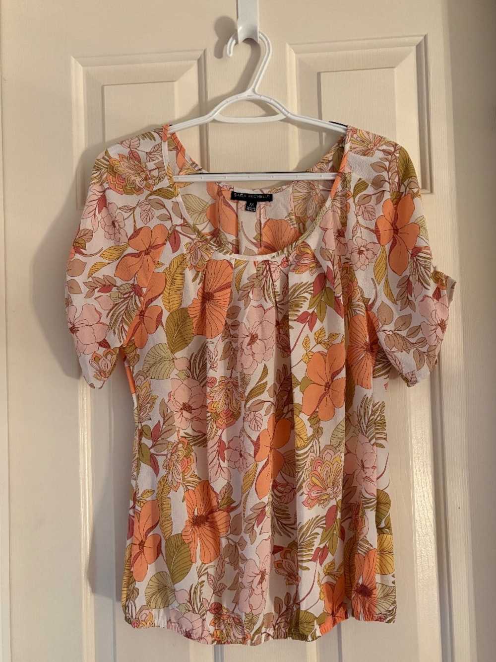 Sara Michelle Size Medium Floral Top